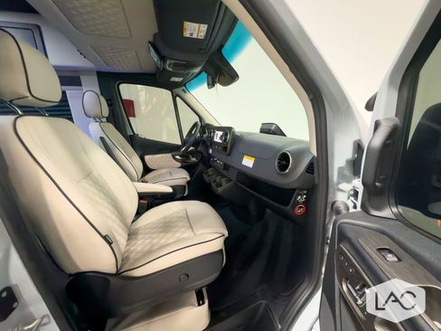 Used 2026 Mercedes-Benz Sprinter 2500 image 36