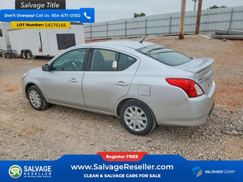 Used 2019 Nissan Versa SV FWD image 3