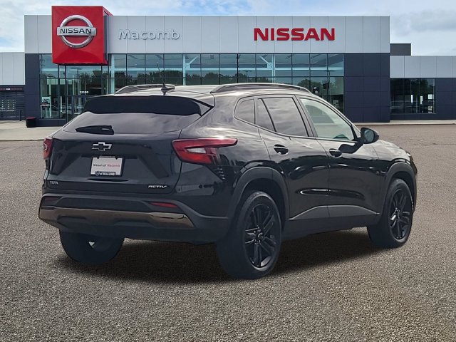 Used 2025 Chevrolet Trax ACTIV w/ Sunroof Package FWD image 7