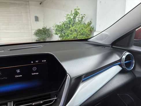 Used 2025 Chevrolet Trax LT image 35