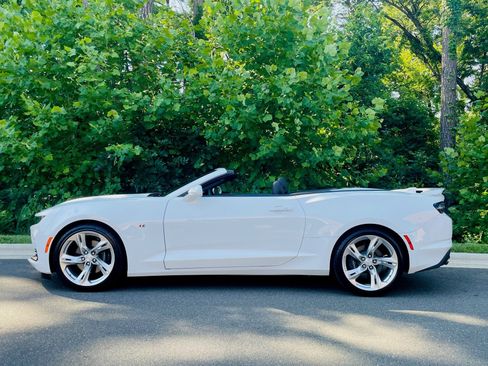 Used 2022 Chevrolet Camaro SS RWD image 4
