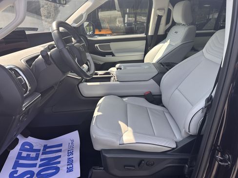 Certified 2025 Ford Expedition Platinum w/ Platinum Ultimate Package AWD/4WD image 10