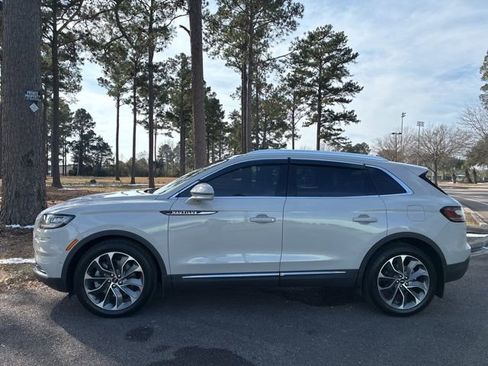 Certified 2022 Lincoln Nautilus Reserve w/ Equipment Group 201A image 6