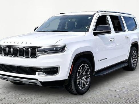 Used 2024 Jeep Wagoneer L Series II w/ Flexible Seating Group image 3