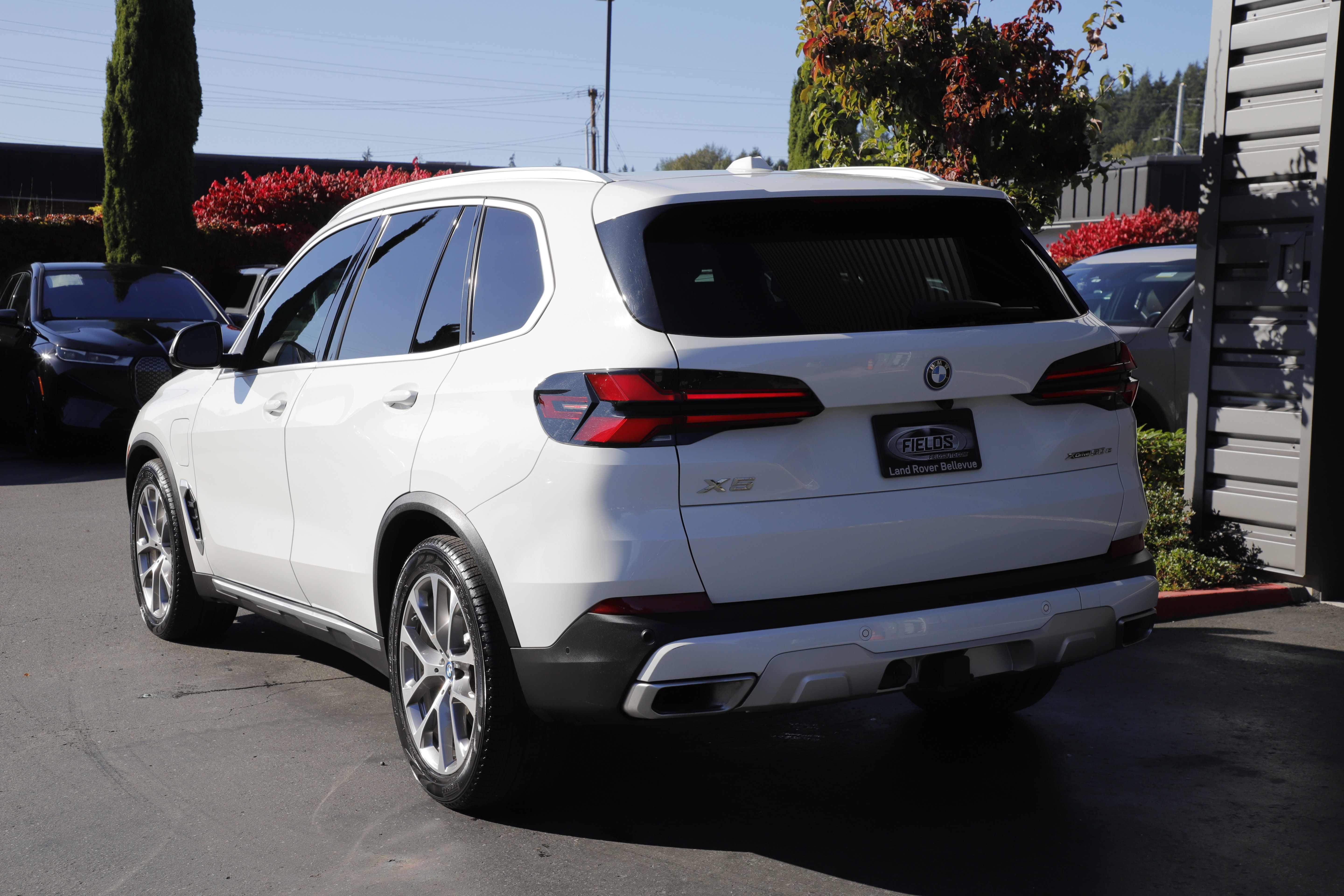 Used 2024 BMW X5 xDrive50e w/ Climate Comfort Package AWD/4WD image 4