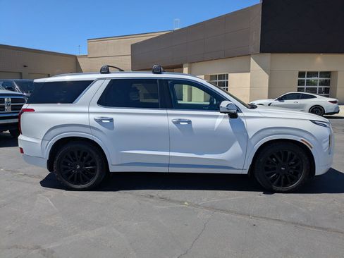 Used 2020 Hyundai Palisade Limited w/ Winter Weather Package AWD/4WD image 2