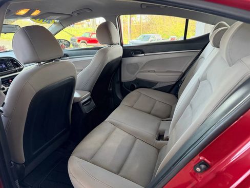 Used 2017 Hyundai Elantra SE FWD image 18