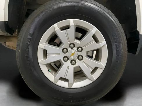 Used 2022 Chevrolet Colorado LT w/ Safety Package RWD image 26