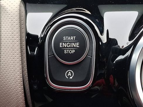 Used 2025 Mercedes-Benz CLA 250 4MATIC image 25