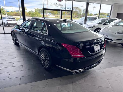 Used 2017 Genesis G90 3.3T Premium image 3