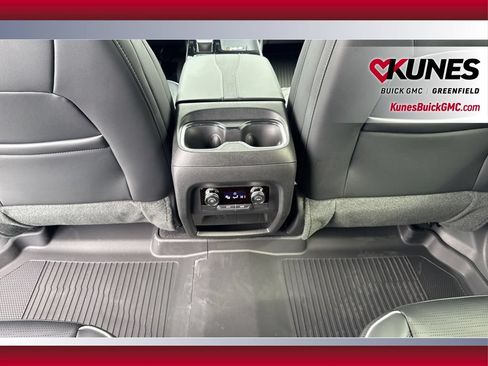 New 2026 Buick Enclave Sport Touring w/ LPO, Floor Liner Package AWD/4WD image 40