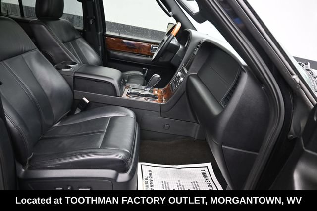 Used 2015 Lincoln Navigator 2WD image 12