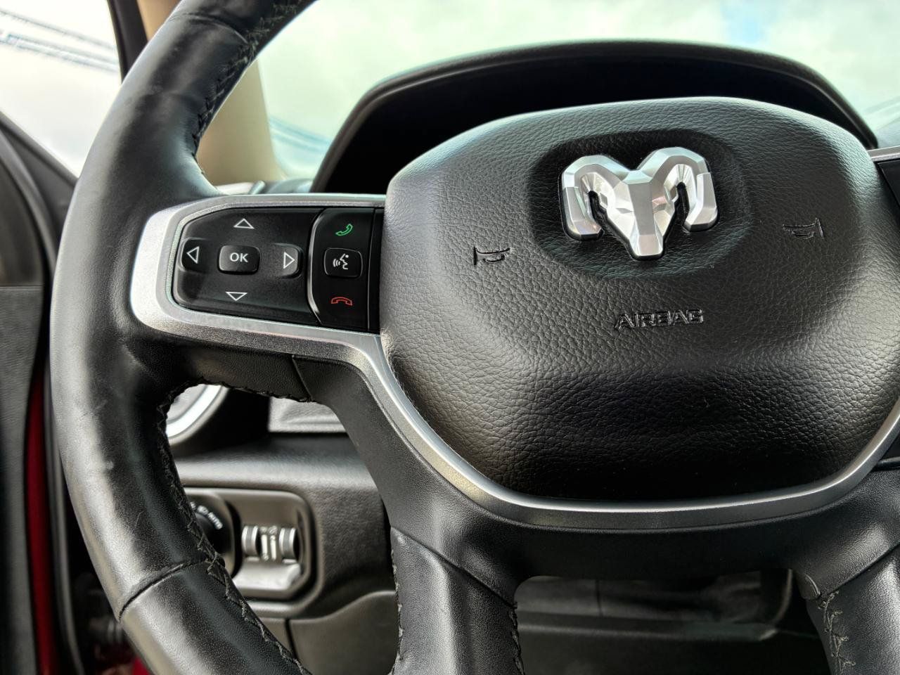 Used 2019 RAM 1500 Laramie AWD/4WD image 23