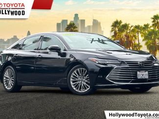 Used 2019 Toyota Avalon Limited w/ Advanced Safety Package FWD video 1