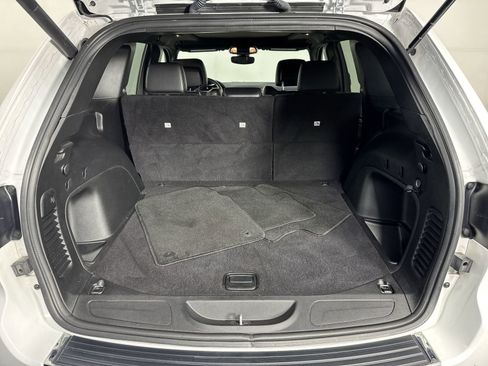 Used 2022 Jeep Grand Cherokee Limited image 33
