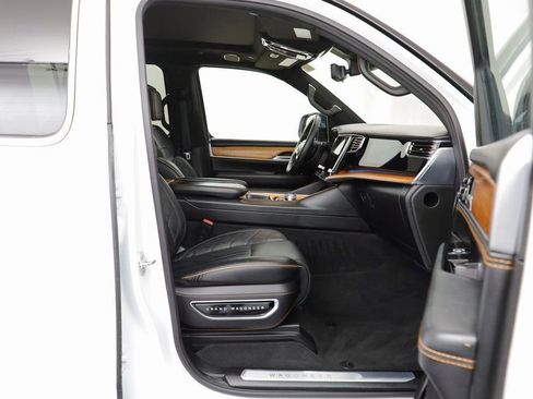 Used 2024 Jeep Grand Wagoneer L Series III image 20