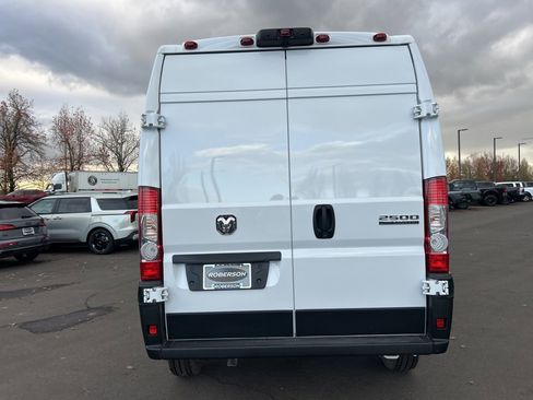 Used 2025 RAM ProMaster 2500 w/ Storage Group image 5
