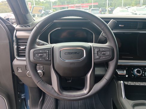 Used 2026 GMC Sierra 2500 Denali Ultimate w/ LPO, Black Badging Package AWD/4WD image 15