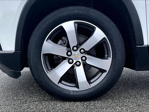 Used 2020 Chevrolet Traverse LT w/ LT Premium Package image 7