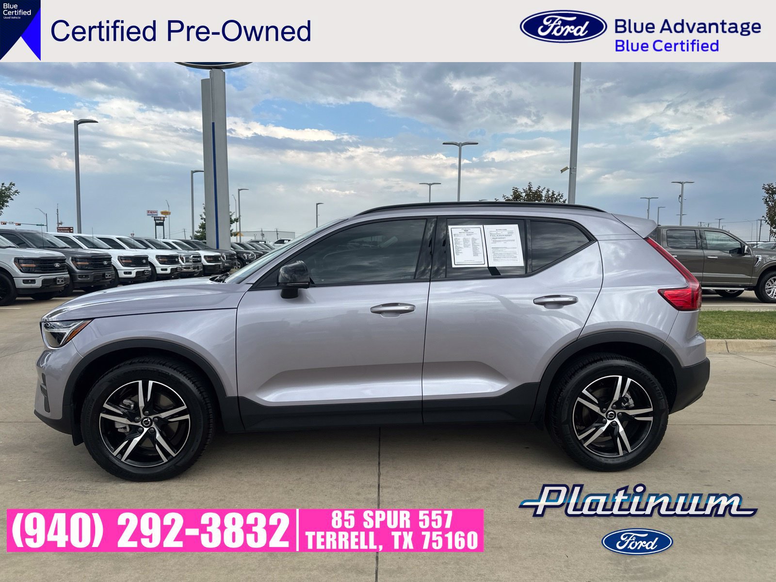 Used 2026 Volvo XC40 B4 Core w/ Climate Package FWD image 2