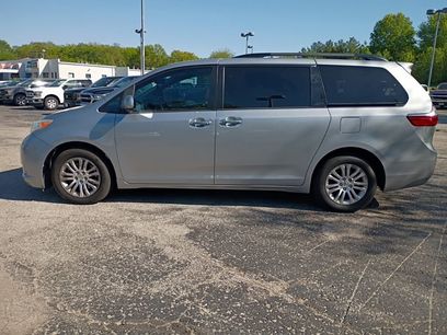 Used 2017 Toyota Sienna XLE w/ XLE Navigation Package