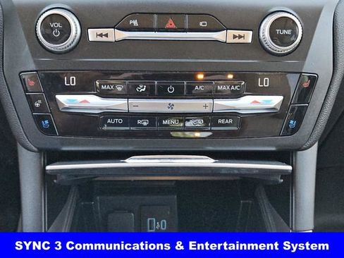 Used 2020 Ford Explorer Limited image 18