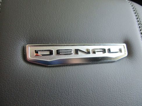New 2026 GMC Yukon Denali w/ Denali Reserve Package image 40