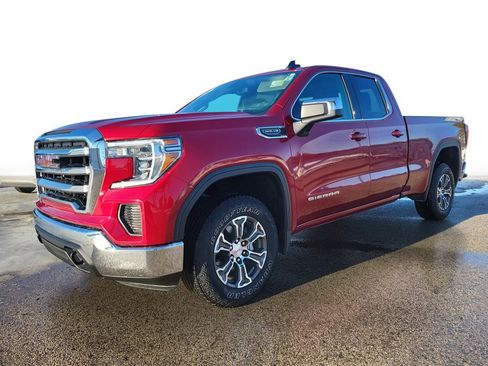 Used 2021 GMC Sierra 1500 SLE w/ X31 Off-Road Package image 2