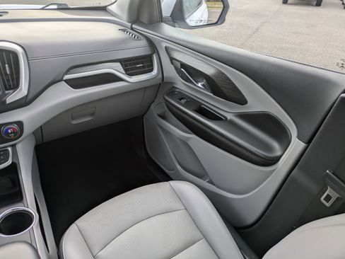 Used 2023 GMC Terrain SLT image 20