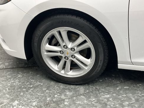 Used 2017 Chevrolet Cruze LT w/ Convenience Package image 29