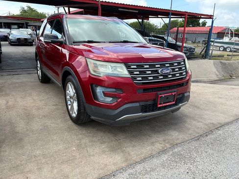 Used 2016 Ford Explorer XLT w/ Equipment Group 202A FWD image 9