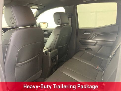 Used 2025 Chevrolet Colorado LT w/ LT Convenience Package AWD/4WD image 16