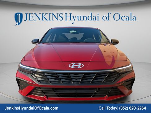 Certified 2025 Hyundai Elantra SEL FWD image 8