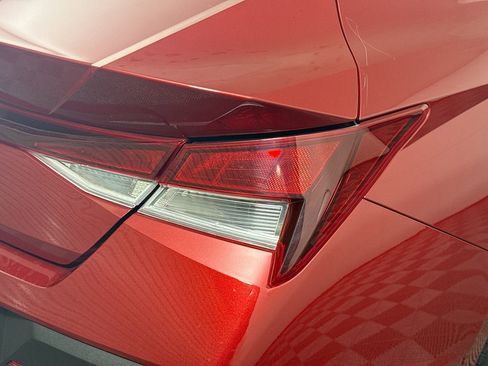 Used 2024 Hyundai Elantra SE image 33