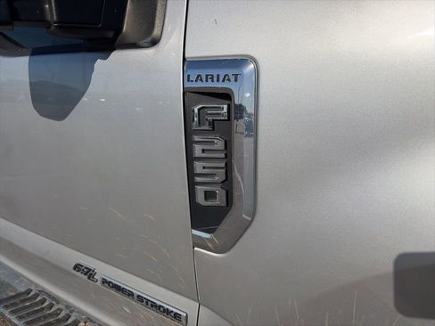 Used 2017 Ford F250 Lariat w/ Chrome Package image 3