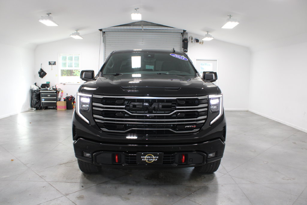 Used 2025 GMC Sierra 1500 AT4 w/ AT4 Premium Package AWD/4WD image 3