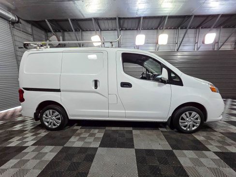 Used 2020 Nissan NV200 SV image 9