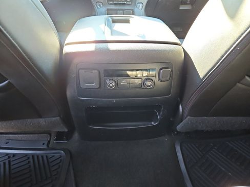 Used 2018 Chevrolet Tahoe LT w/ RST Edition image 19