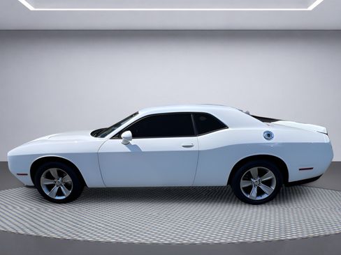 Used 2021 Dodge Challenger SXT RWD image 3