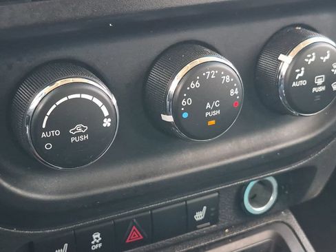 Used 2012 Jeep Patriot Limited w/ Sun/Sound Group FWD image 20