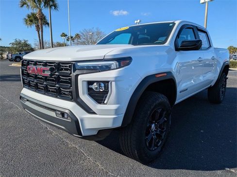 Used 2024 Chevrolet Suburban Premier w/ Premium Package image 8