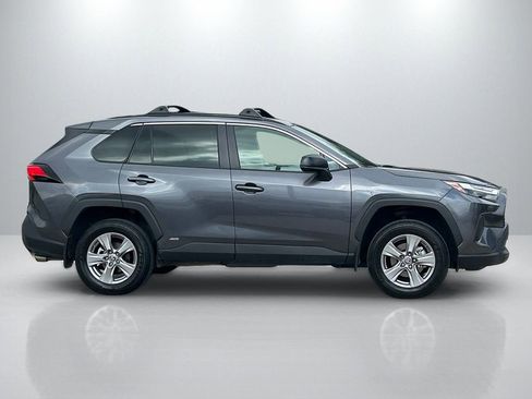 Used 2024 Toyota RAV4 LE AWD/4WD image 4