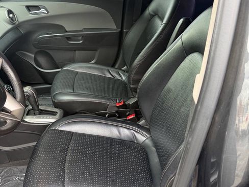 Used 2015 Chevrolet Cruze LT image 18