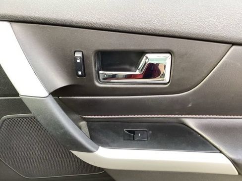 Used 2014 Ford Edge SEL FWD image 21