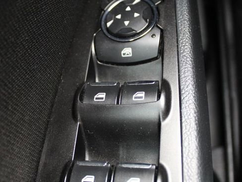 Used 2017 Ford Fusion SE FWD image 21