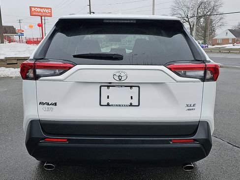 Used 2024 Toyota RAV4 XLE image 5