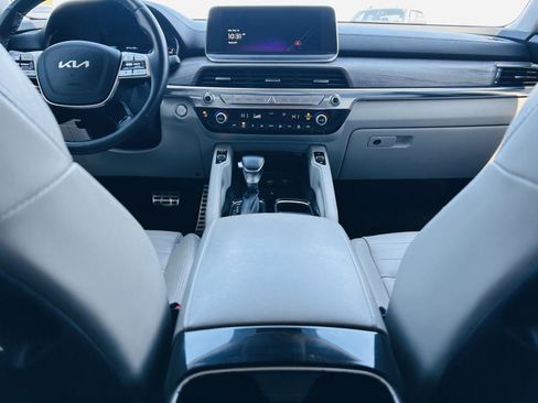 Used 2022 Kia Telluride SX w/ SX Prestige Package image 32