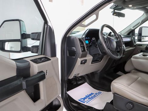 Used 2022 Ford F250 XL w/ Power Equipment Group AWD/4WD image 4