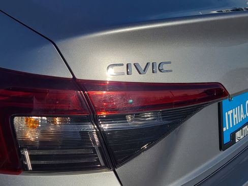 Used 2025 Honda Civic Sport image 15