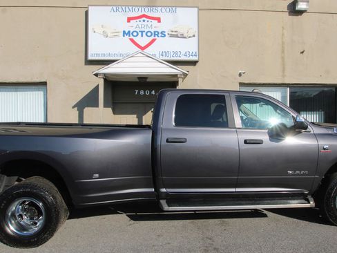 Used 2019 RAM 3500 Tradesman w/ Chrome Appearance Group image 4